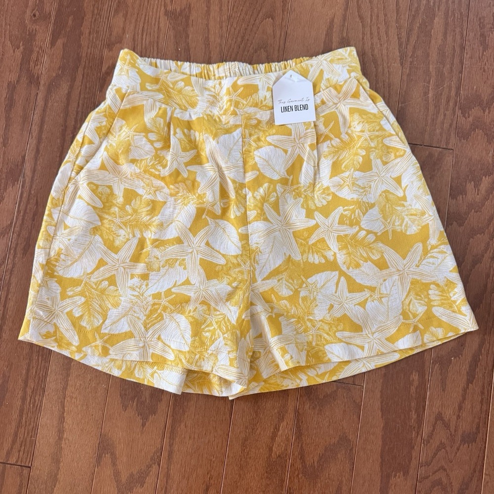 NWT Monteau Los Angeles Linen Blend Shorts Women's Small Yellow Tropical‎ Resort